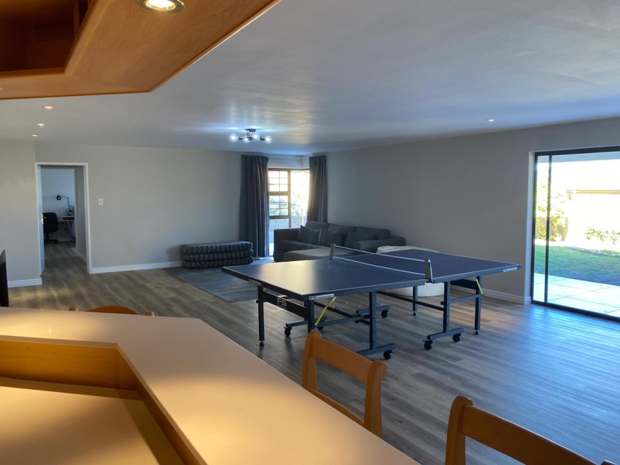 4 Bedroom Property for Sale in Die Wingerd Western Cape